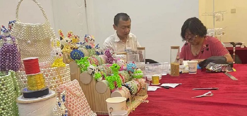 山東69歲崔大媽來手工之家考察學(xué)習(xí)合作，為什么做的比很多人都要強(qiáng)