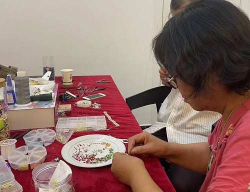 山東69歲崔大媽來手工之家考察學(xué)習(xí)合作，為什么做的比很多人都要強(qiáng)