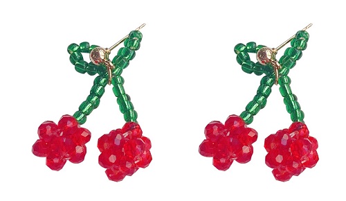 7月7日，手工活加工外發(fā)回收，靈活就業(yè)好副業(yè)，開飾品加工廠，手工之家的產(chǎn)品好，離不開材料的貢獻，圖為串珠米珠繡手工產(chǎn)品剪影