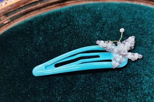 9月12日，外發(fā)手工活正規(guī)平臺，適合的串珠手工項目，開飾品加工廠，手工之家的服務這樣做，圖為飾品類串珠純手工產(chǎn)品剪影