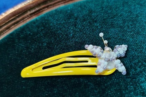 9月12日，外發(fā)手工活正規(guī)平臺，適合的串珠手工項目，開飾品加工廠，手工之家的服務這樣做，圖為飾品類串珠純手工產(chǎn)品剪影