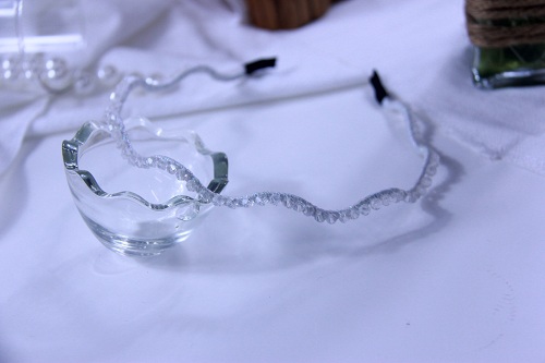 10月18日，手工活外發(fā)加工正規(guī)的廠家，開(kāi)飾品加工廠，靈活就業(yè)創(chuàng)業(yè)，在手工之家，誰(shuí)能成為合作人員，圖為串珠米珠繡手工產(chǎn)品剪影