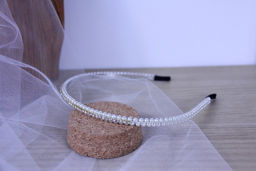 10月19日，家里干的手工活兼職，帶回家做的手工項(xiàng)目，開飾品加工廠，手工之家的純手工項(xiàng)目有多靠譜，圖為串珠米珠繡手工產(chǎn)品剪影