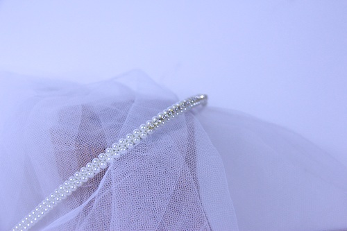 10月19日，家里干的手工活兼職，帶回家做的手工項(xiàng)目，開飾品加工廠，手工之家的純手工項(xiàng)目有多靠譜，圖為串珠米珠繡手工產(chǎn)品剪影