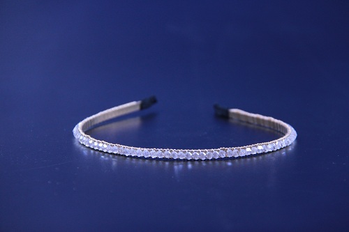 10月26日，外發(fā)手工活正規(guī)平臺，手工靈活就業(yè)創(chuàng)業(yè)，開飾品加工廠，手工之家對手工事業(yè)的堅持，收獲了大家的信任和支持，圖為串珠米珠繡手工產(chǎn)品剪影