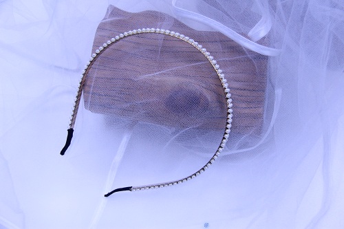 10月29日，手工活兼職招聘信息，居家靈活就業(yè)副業(yè)，開飾品加工廠，手工之家手工的服務(wù)對(duì)大家沒有區(qū)別，圖為串珠米珠繡手工產(chǎn)品剪影