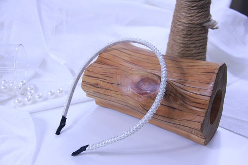 11月2日，外發(fā)手工領(lǐng)回家做，在家做手工副業(yè)掙錢，開飾品加工廠，拿回家做的手工項(xiàng)目，在手工之家都能感受到這里的誠(chéng)意，圖為串珠米珠繡手工產(chǎn)品剪影