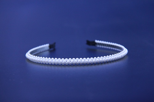 11月6日，在家里就能賺錢的工作，開飾品加工廠，居家靈活就業(yè)好副業(yè)，可信可靠，手工之家的合作人員有多少，圖為串珠米珠繡手工產(chǎn)品剪影