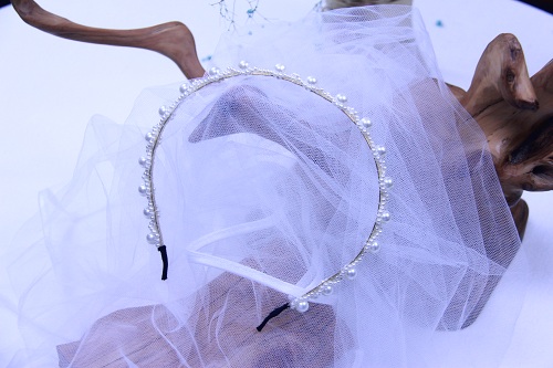 11月7日，手工活兼職招聘信息，開飾品加工廠，在家做手工副業(yè)靈活就業(yè)，手工之家合作人員中，男女誰做得好，圖為串珠米珠繡手工產(chǎn)品剪影