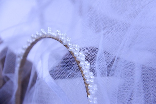 11月9日，兼職手工活外發(fā)加工在家可做，開(kāi)飾品加工廠，靈活就業(yè)創(chuàng)業(yè)項(xiàng)目，與手工之家合作良好，因?yàn)榇蠹易龅搅诉@幾點(diǎn)，圖為串珠米珠繡手工產(chǎn)品剪影