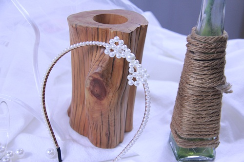 11月14日，手工兼職在家做是真的嗎，靈活就業(yè)手工項目，開飾品加工廠，在手工之家，大家永遠(yuǎn)是平等共贏的，圖為串珠米珠繡手工產(chǎn)品剪影