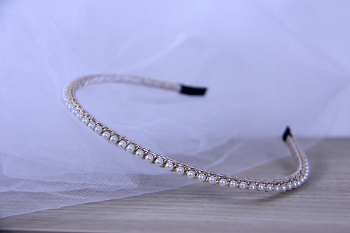 11月15日，在家做兼職的正規(guī)平臺，開飾品加工廠，居家手工好副業(yè)，手工之家和手工項目讓人信服，圖為串珠米珠繡手工產(chǎn)品剪影