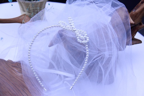 11月20日，附近有沒有兼職手工活,開飾品加工廠，農(nóng)村手工加工副業(yè)靈活就業(yè)，手工之家的純手工產(chǎn)品受歡迎，圖為串珠米珠繡手工產(chǎn)品剪影