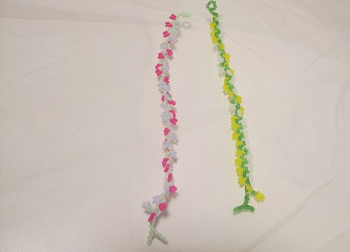 2月18日，外發(fā)手工活正規(guī)平臺，手工靈活就業(yè)創(chuàng)業(yè)，開飾品加工廠，選擇手工之家，這里有發(fā)展前景，圖為串珠米珠繡手工產(chǎn)品剪影