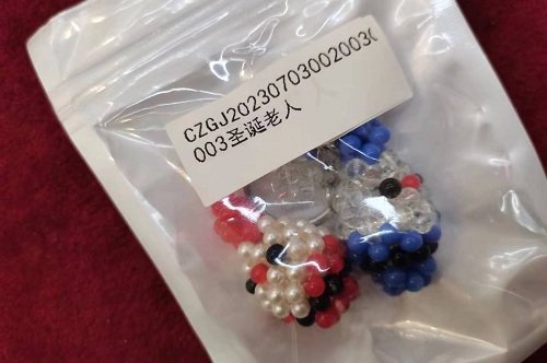 2月20日，手工兼職在家做，拿回家做的手工副業(yè)，開飾品加工廠，手工之家努力讓每一個合作人員都有好收入，圖為串珠米珠繡手工產(chǎn)品剪影