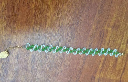 6月20日，兼職手工活外發(fā)加工在家可做，開(kāi)手工加工廠，靈活就業(yè)創(chuàng)業(yè)項(xiàng)目，在手工之家，產(chǎn)品這樣銷售收入更多，圖為串珠米珠繡手工產(chǎn)品剪影