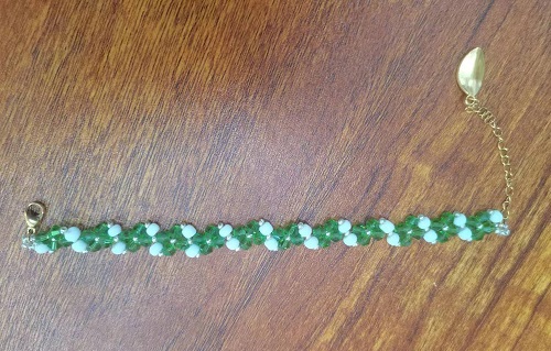 6月20日，兼職手工活外發(fā)加工在家可做，開(kāi)手工加工廠，靈活就業(yè)創(chuàng)業(yè)項(xiàng)目，在手工之家，產(chǎn)品這樣銷售收入更多，圖為串珠米珠繡手工產(chǎn)品剪影