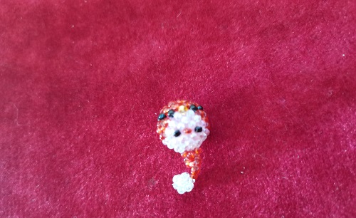 6月28日，正規(guī)手工活接單平臺，手工加工回收項目，開手工加工廠，手工之家重服務、重合作，圖為串珠米珠繡純手工產品剪影