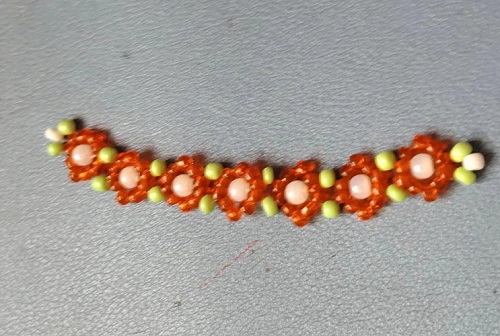 7月19日，附近有沒有兼職手工活，在家做的手工副業(yè)，開手工加工廠，做手工傳承官，在手工之家，每一種合作都有成熟的服務(wù)和支持，圖為串珠米珠繡純手工產(chǎn)品剪影