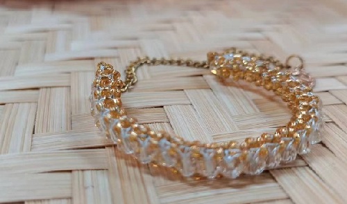 8月2日，在家里就能賺錢的工作，帶回家做的手工，做手工傳承官，新的開始，手工之家與大家一起好好努力，圖為串珠米珠繡純手工產品剪影