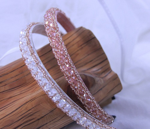 8月5日，手工活外發(fā)加工正規(guī)廠家，純手工加工串珠，做手工傳承官，與手工之家合作，自由靈活，收入更好，圖為串珠米珠繡純手工產品剪影