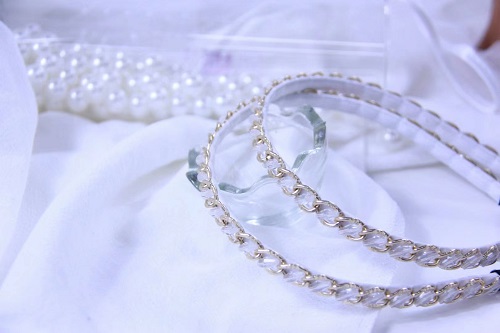 8月18日，手工活從哪里找廠家，可靠的串珠手工項(xiàng)目，靈活就業(yè)做手工傳承官，在手工之家，純手工事業(yè)發(fā)展讓大家收入好，圖為串珠米珠繡純手工產(chǎn)品剪影