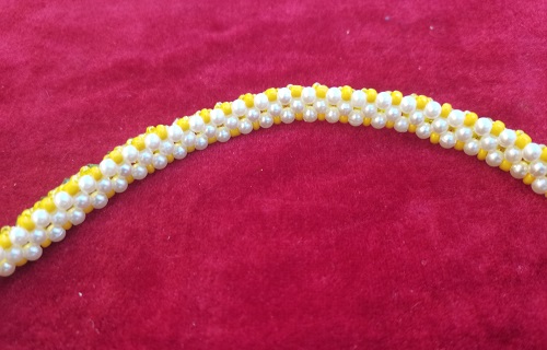 9月27日，拿回家做的手工活，在家掙錢的好副業(yè)創(chuàng)業(yè)，做手工傳承官，手工之家的手工事業(yè)給了大家多掙錢的機(jī)遇，圖為串珠米珠繡手工產(chǎn)品剪影