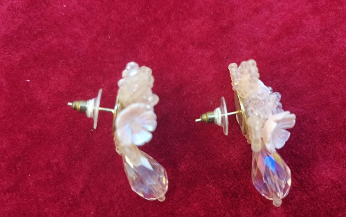 10月3日，手工活兼職招聘信息，居家靈活就業(yè)副業(yè)創(chuàng)業(yè)，微創(chuàng)業(yè)做手工傳承官，手工之家的純手工合作讓大家在家掙錢發(fā)展，圖為串珠米珠繡純手工產(chǎn)品剪影