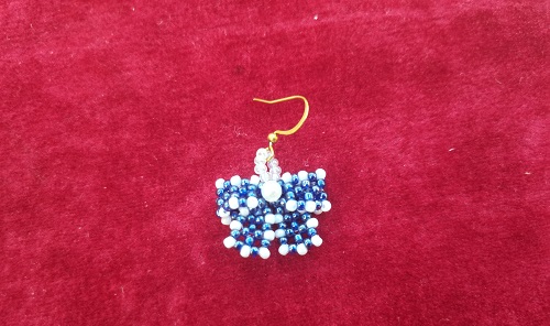 10月4日，在家就能掙錢的工作，兼職創(chuàng)業(yè)做手工傳承官，手工活外發(fā)加工正規(guī)的廠家，在手工之家，產(chǎn)品和服務(wù)是整個(gè)手工事業(yè)的重點(diǎn)，圖為串珠純手工產(chǎn)品剪影