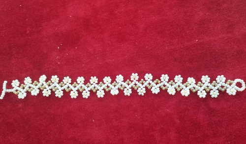 10月8日，外發(fā)加工接單平臺(tái)，正規(guī)手工輕資產(chǎn)創(chuàng)業(yè)項(xiàng)目，做手工傳承官，在手工之家，純手工事業(yè)做的多掙得多，圖為串珠米珠繡純手工產(chǎn)品剪影