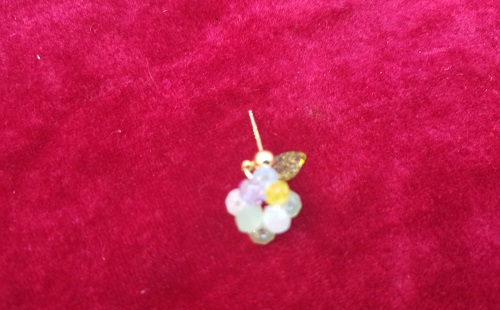 10月13日，在家做兼職的正規(guī)平臺(tái)，做手工傳承官，居家手工好副業(yè)，與手工之家合作，大家目標(biāo)一致，圖為串珠米珠繡純手工產(chǎn)品剪影