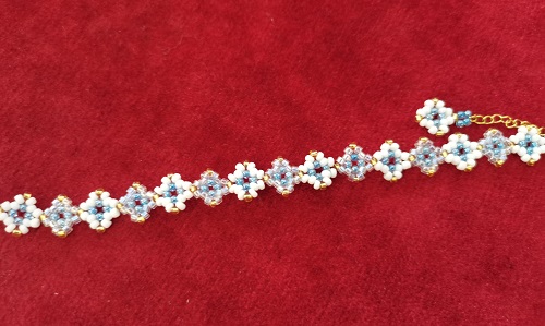 11月2日，在家可以做的兼職工作，在家手工創(chuàng)業(yè)，低成本創(chuàng)業(yè)做手工傳承官，在手工之家，有沒有實(shí)地考察都一樣有良好合作，圖為串珠米珠繡純手工產(chǎn)品剪影