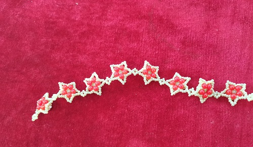 11月5日，附近有沒有兼職手工活，在家做的手工創(chuàng)業(yè)項目，微創(chuàng)業(yè)開手工加工廠，做手工傳承官，在手工之家，平臺可靠、產(chǎn)品精美、服務(wù)貼心，圖為串珠米珠繡純手工產(chǎn)品剪影