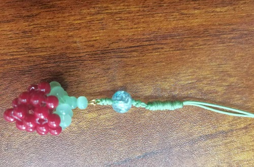 11月11日，在家可以做的工作，拿回家做的手工創(chuàng)業(yè)項(xiàng)目，小成本創(chuàng)業(yè)做手工傳承官，與手工之家合作，想多掙錢就要堅(jiān)持做下去，圖為串珠純米珠繡純手工產(chǎn)品剪影