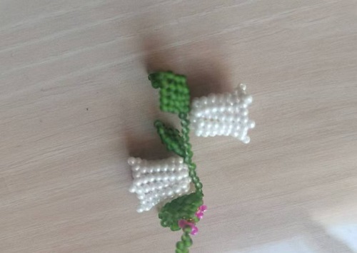 1月8日，能在家做的手工，做手工傳承官，輕創(chuàng)業(yè)做手工掙錢，在手工之家，純手工事業(yè)整體發(fā)展，圖為串珠米珠繡純手工產(chǎn)品剪影