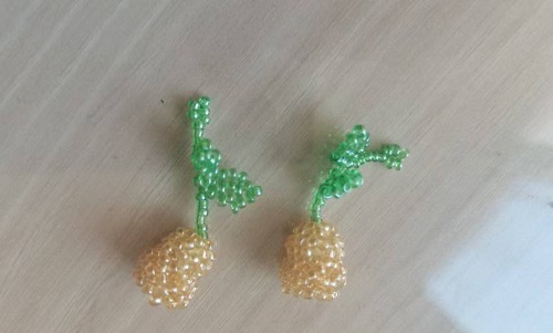 1月12日，手工兼職在家做，拿回家做的手工副業(yè)創(chuàng)業(yè)，微創(chuàng)業(yè)做手工傳承官，選擇手工之家，因?yàn)檫@里創(chuàng)新、誠(chéng)信，圖為串珠米珠繡手工產(chǎn)品剪影