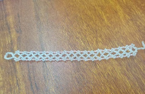 1月22日，在家就能掙錢的工作，拿回家做的手工微創(chuàng)業(yè)項目，做手工傳承官，居家就業(yè)創(chuàng)業(yè)手工好副業(yè)，在手工之家，大家掙錢的事，這里都支持，圖為串珠米珠繡純手工產(chǎn)品剪影