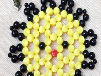 5月22日，找附近手工活拿回家做，手工外發(fā)加工網(wǎng)，想做珠繡串珠手工掙錢，該怎么與手工之家合作？圖為勵(lì)志珠珠繡串珠手工產(chǎn)品剪影