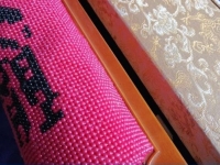 不能出去工作，在家做手工活掙個(gè)零花錢