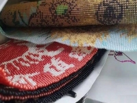 10月13日，純手工活代加工，手工外包發(fā)布平臺，手工之家負責提供的加工材料，齊全完備，圖為勵志珠珠繡串珠手工產品剪影