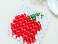 11月20日，想接正規(guī)廠家的手工項(xiàng)目，居家靈活就業(yè)創(chuàng)業(yè)，就要找長期穩(wěn)定、真正做事業(yè)的手工之家，圖為勵(lì)志珠珠繡串珠手工產(chǎn)品剪影