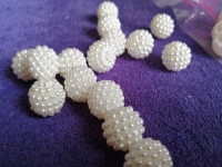 11月24日，帶回家做的手工項(xiàng)目，居家靈活就業(yè)的好副業(yè)，手工之家堅(jiān)持事業(yè)和方向很正確，圖為勵(lì)志珠珠繡串珠手工材料剪影