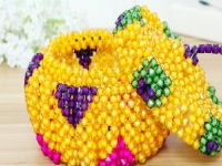 1月28日，靈活就業(yè)好項目，拿回家做的手工項目，手工之家有底氣、講誠信因為真實可靠，圖為勵志珠珠繡串珠手工產(chǎn)品剪影