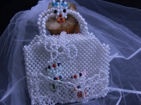 3月6日，珠繡手工加工回收項(xiàng)目，靈活就業(yè)創(chuàng)業(yè)，在家做的手工，選擇手工之家，這里會(huì)一直支持，圖為勵(lì)志珠珠繡串珠手工產(chǎn)品剪影