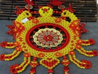 4月3日，手工加工回收項目，居家靈活就業(yè)創(chuàng)業(yè)好副業(yè)，手工之家的服務(wù)好是指哪些方面，圖為勵志珠珠繡串珠手工產(chǎn)品剪影