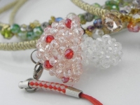 4月14日，靈活就業(yè)手工項目，居家手工好副業(yè)，在手工之家成長收獲，源于大家的認(rèn)同和努力，圖為勵志珠珠繡串珠手工產(chǎn)品剪影