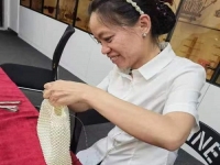 在家做手工活，既是一項(xiàng)兼職收入，也是一份美麗事業(yè)