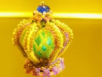 6月26日，在家兼職平臺(tái)正規(guī)的日結(jié)，開飾品加工廠，靈活就業(yè)創(chuàng)業(yè)，在手工之家，居家手工掙錢收入有多好？圖為勵(lì)志珠珠繡串珠手工產(chǎn)品剪影