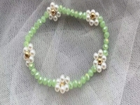 8月5日，附近有沒(méi)有兼職手工活, 外發(fā)加工接單平臺(tái)正規(guī)可靠，開(kāi)飾品加工廠，農(nóng)村手工加工副業(yè)靈活就業(yè)，在手工之家，外發(fā)加工始終是重要板塊，圖為串珠米珠繡手工產(chǎn)品剪影