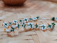 8月29日，手工活接單正規(guī)平臺(tái)，可靠的串珠手工，開飾品加工廠，在手工之家，應(yīng)該如何手工創(chuàng)業(yè)，圖為串珠米珠繡手工產(chǎn)品剪影